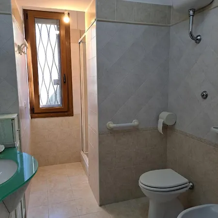 Holidays At The Dock - Airport Apartman