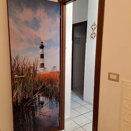 Holidays At The Dock - Airport Apartment *