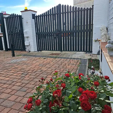 Holidays At The Dock - Airport Apartman Fiumicino