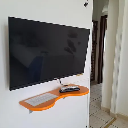 Holidays At The Dock - Airport