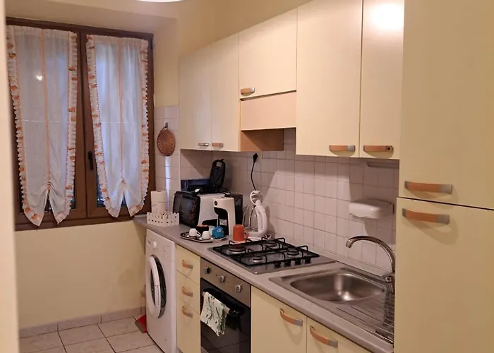 Holidays At The Dock - Airport Apartment *