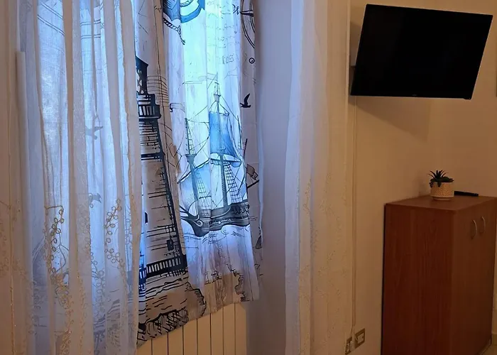 Holidays At The Dock - Airport Apartment Fiumicino