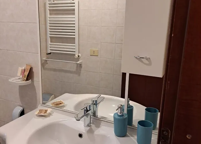 Holidays At The Dock - Airport Apartment Fiumicino