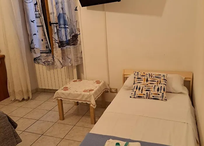 Apartment Holidays At The Dock - Airport