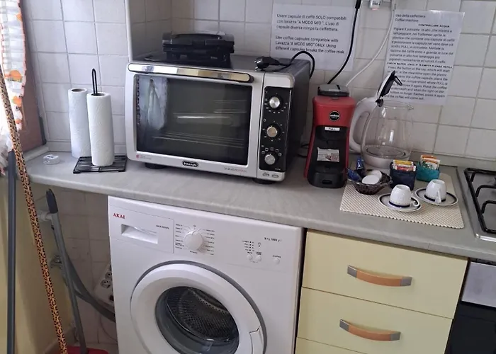 Holidays At The Dock - Airport Apartment Fiumicino